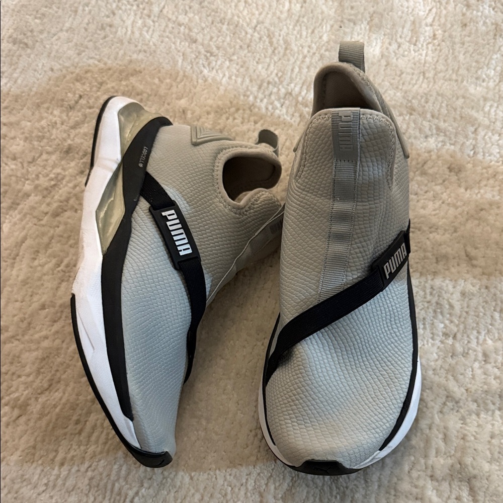 Puma Men's Light Gray Slip-On Sneakers